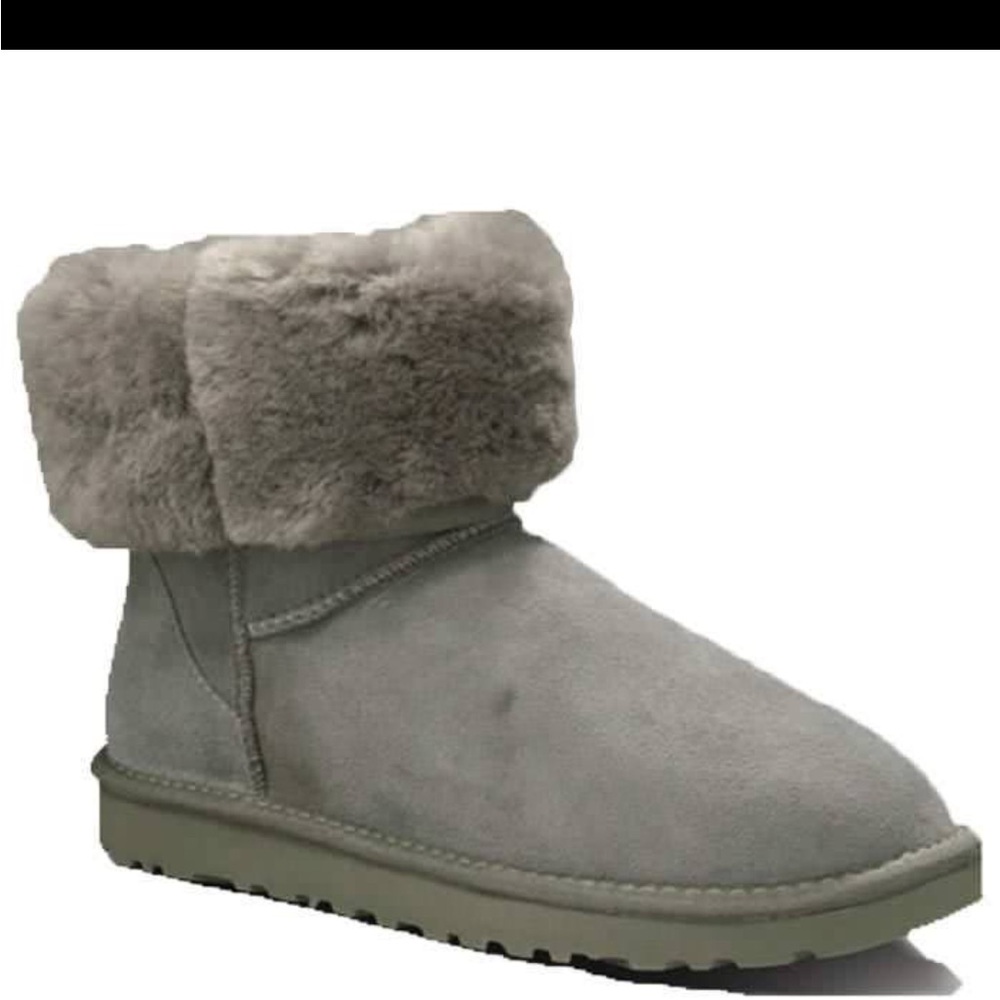 UGG Australia
Women's Classic Short Boots - Grey size 8 - Picture 3 of 13